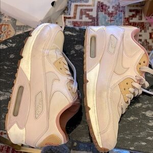 Nike Air Max Sneakers in Pink